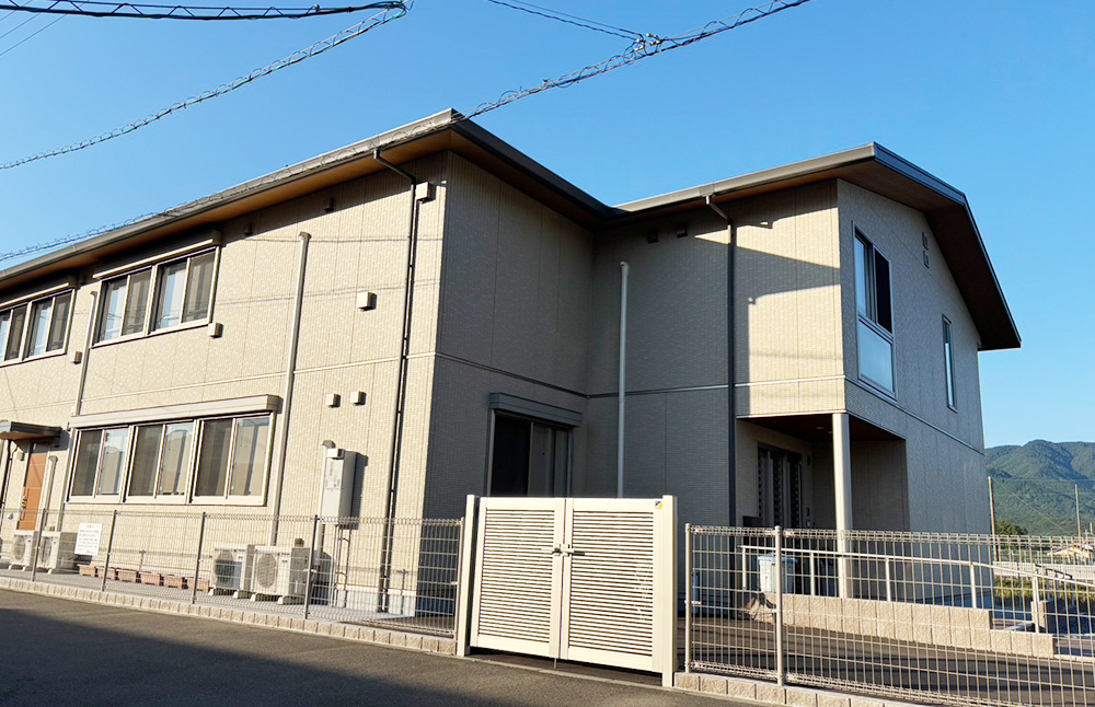 障がい福祉サービス事業所くれふるの外観の様子（建物全景）