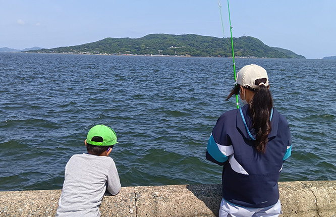 屋外のサークル支援の様子